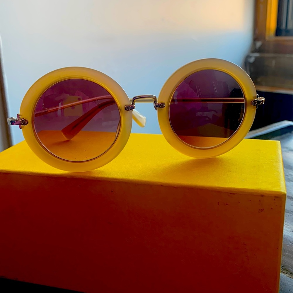 Stunning Round Derek Lam Sunnies